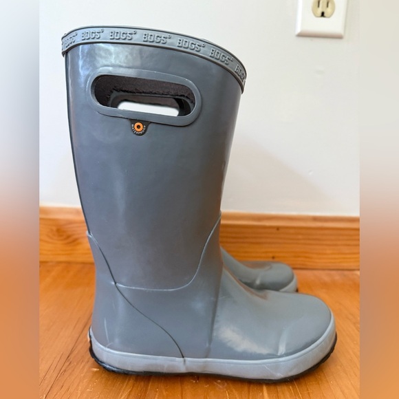 Bogs Kids' Rain Boots | Size 3 - Picture 1 of 8